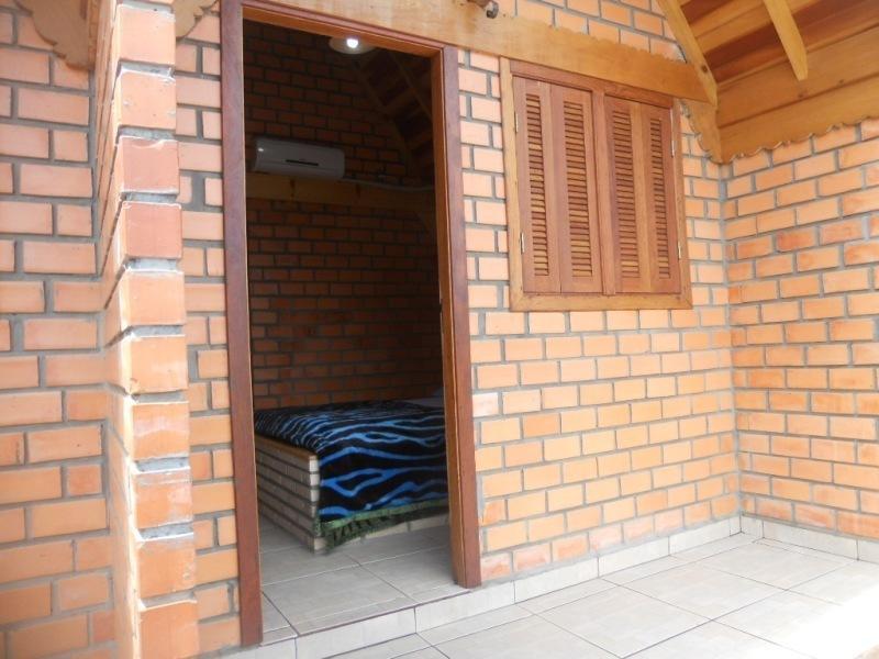 Pequena Pousada Pernottare Estacionamento Frente E Lado Publico Privado Gramado Zimmer foto